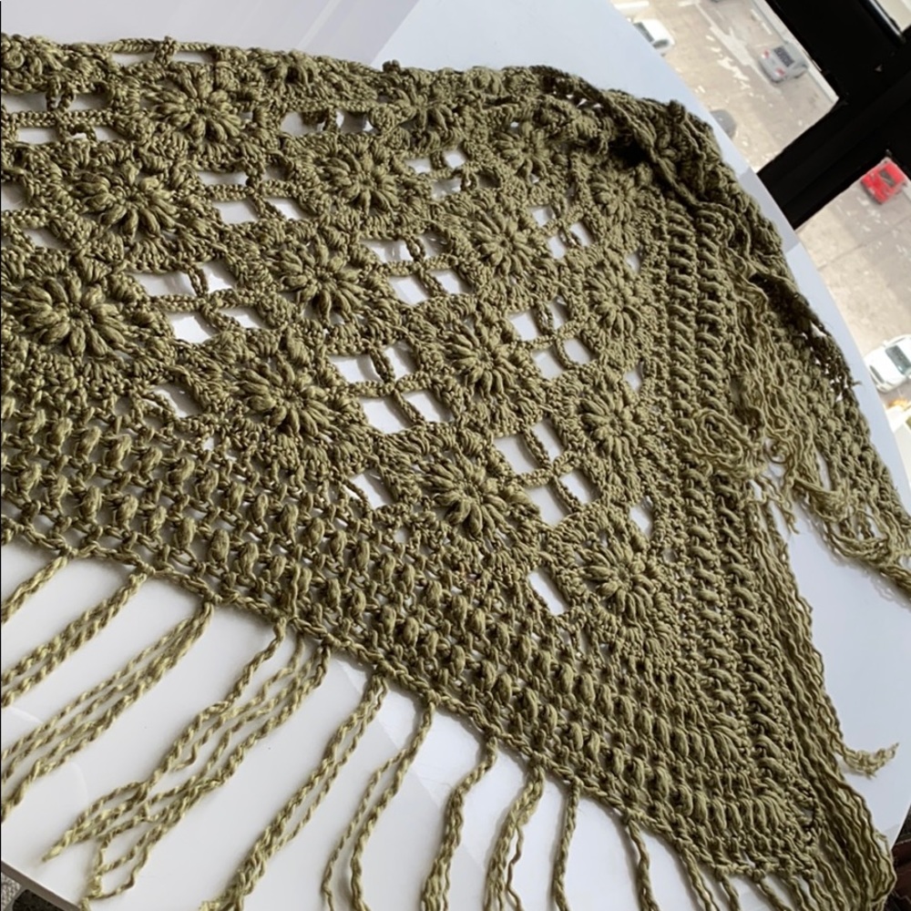 Woolen shawl from Spanish brand Mango